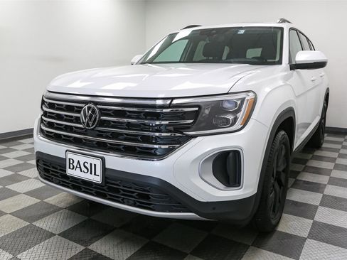 New 2026 Volkswagen Atlas SE image 4