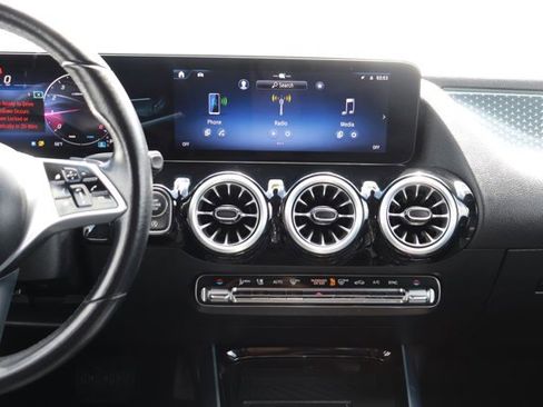 Used 2025 Mercedes-Benz GLA 250 image 16