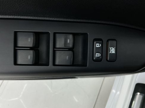 Used 2015 Lexus CT 200h FWD image 37