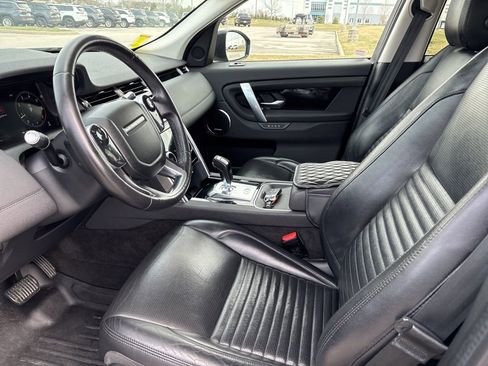 Used 2020 Land Rover Discovery Sport SE image 7