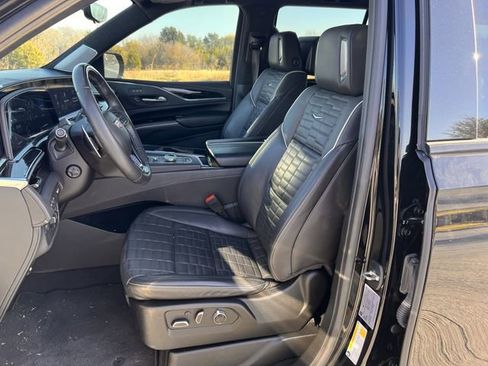 Certified 2024 Cadillac Escalade V w/ LPO, ONYX Package image 23