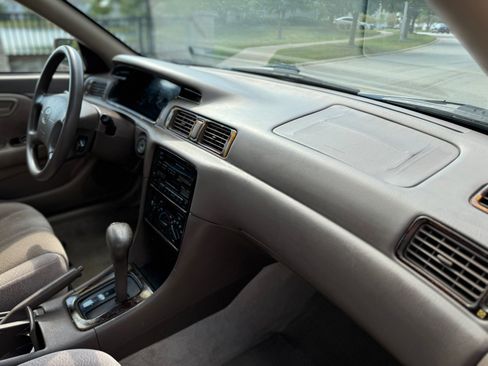 Used 1997 Toyota Camry LE image 19