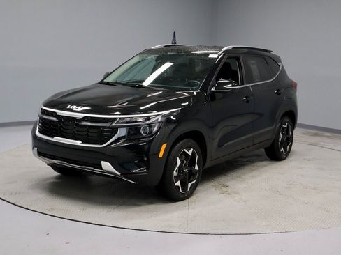 Used 2025 Kia Seltos EX image 9