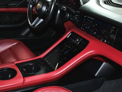 Used 2022 Porsche Taycan image 53