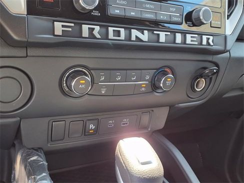 New 2025 Nissan Frontier SV w/ Tow Package image 16