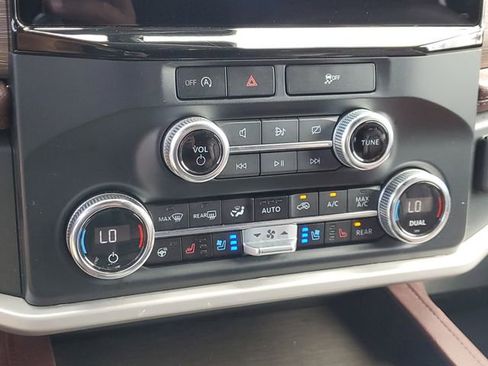 Certified 2023 Ford Expedition Limited image 29