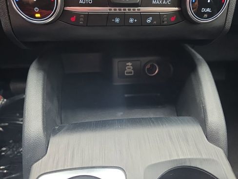 Used 2025 Ford Escape ST-Line w/ Equipment Group 301A FWD image 24
