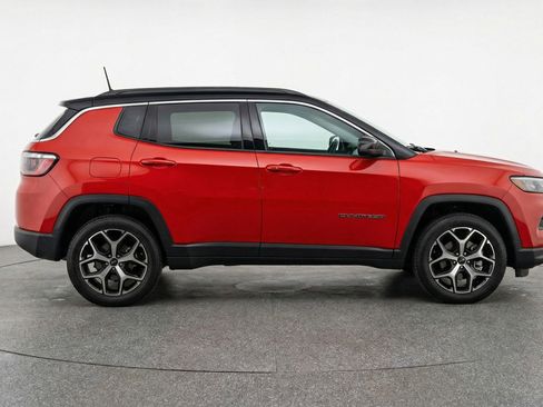 Used 2025 Jeep Compass Limited AWD/4WD image 11