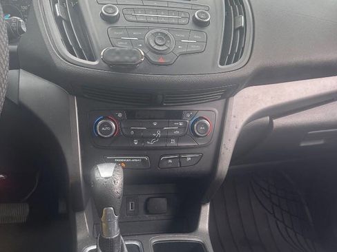 Used 2017 Ford Escape SE image 13