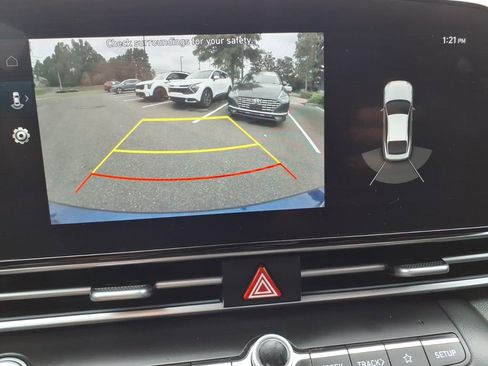 Used 2023 Hyundai Elantra Limited w/ Cargo Package FWD image 28