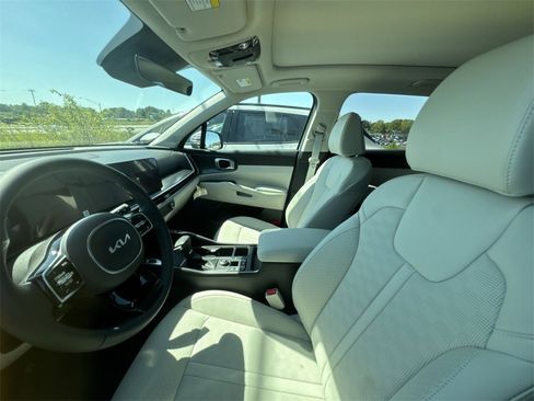 New 2025 Kia Sorento EX w/ Panoramic Sunroof Package image 11