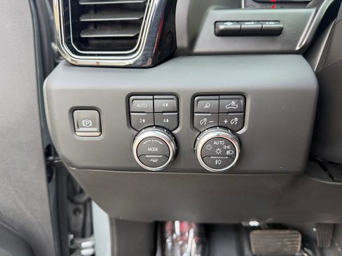 Used 2023 GMC Sierra 1500 AT4 w/ AT4 Premium Package image 29