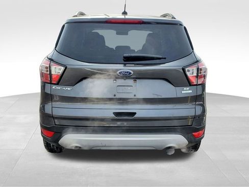 Used 2018 Ford Escape SE image 4