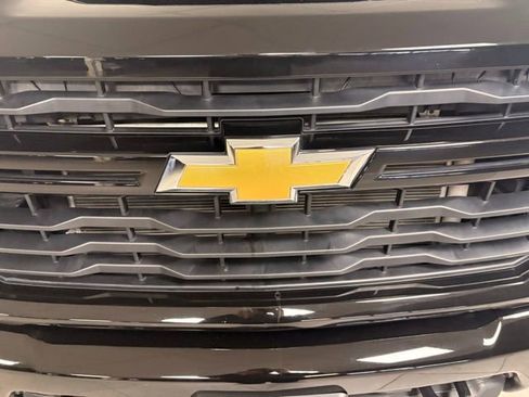 Used 2024 Chevrolet Silverado 2500 Custom w/ Custom Convenience Package image 6