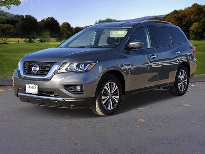 Used 2020 Nissan Pathfinder SV