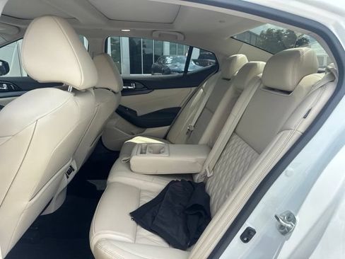 Used 2023 Nissan Maxima Platinum w/ Sport Mat Group FWD image 9
