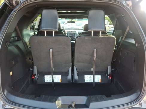 Used 2016 Ford Explorer XLT w/ Equipment Group 202A AWD/4WD image 30