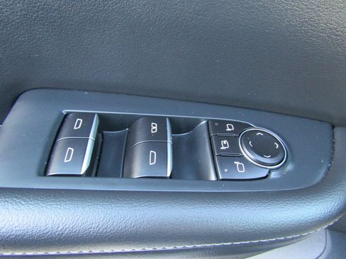 Used 2025 Buick Enclave Sport Touring image 19