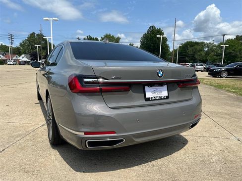 Used 2020 BMW 750i xDrive w/ Executive Package AWD/4WD image 27