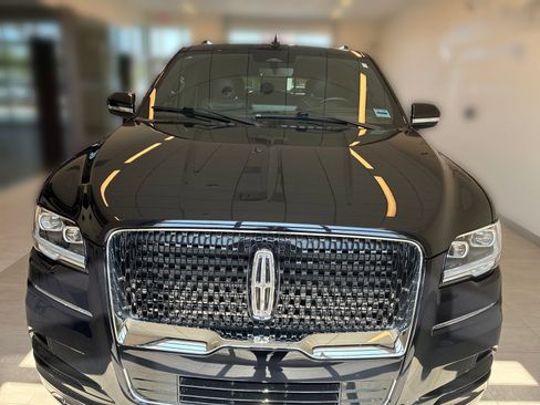 Certified 2023 Lincoln Navigator Reserve AWD/4WD image 5