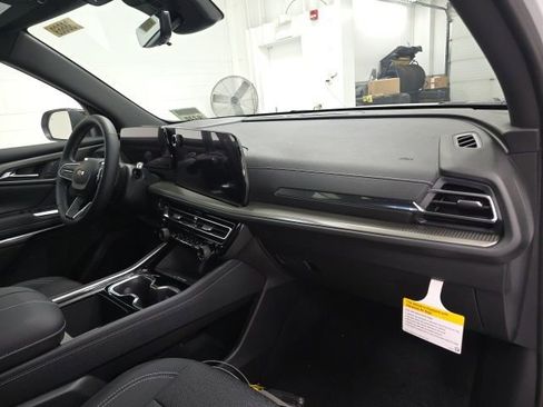 New 2026 Chevrolet Traverse LT image 29