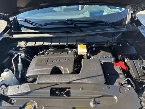 Used 2024 Nissan Pathfinder Platinum w/ Cargo Package image 23