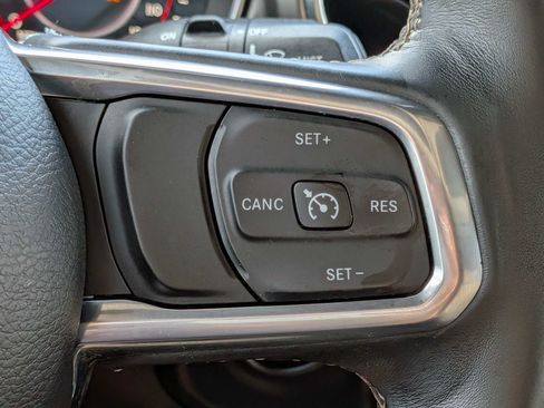 Used 2018 Jeep Wrangler Unlimited Rubicon AWD/4WD image 30