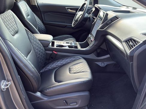 Used 2024 Ford Edge Titanium AWD/4WD image 3