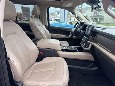 Used 2024 Ford Expedition Limited image 34