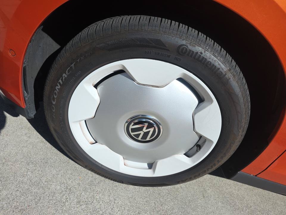 Used 2025 Volkswagen ID. Buzz 1st Edition AWD/4WD image 23