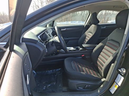 Used 2016 Ford Fusion SE w/ Equipment Group 201A image 13