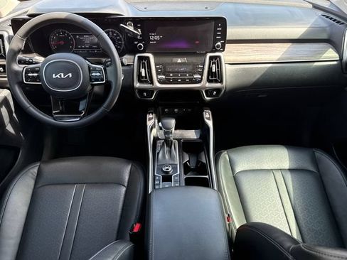 Used 2022 Kia Sorento EX FWD image 11