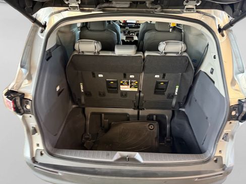 Used 2023 Toyota Sienna XLE w/ XLE Plus Package AWD/4WD image 23