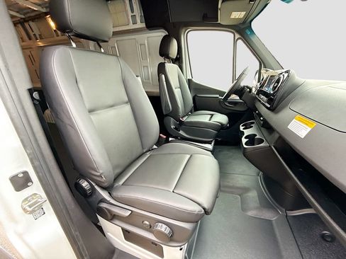 Used 2026 Mercedes-Benz Sprinter 2500 image 25