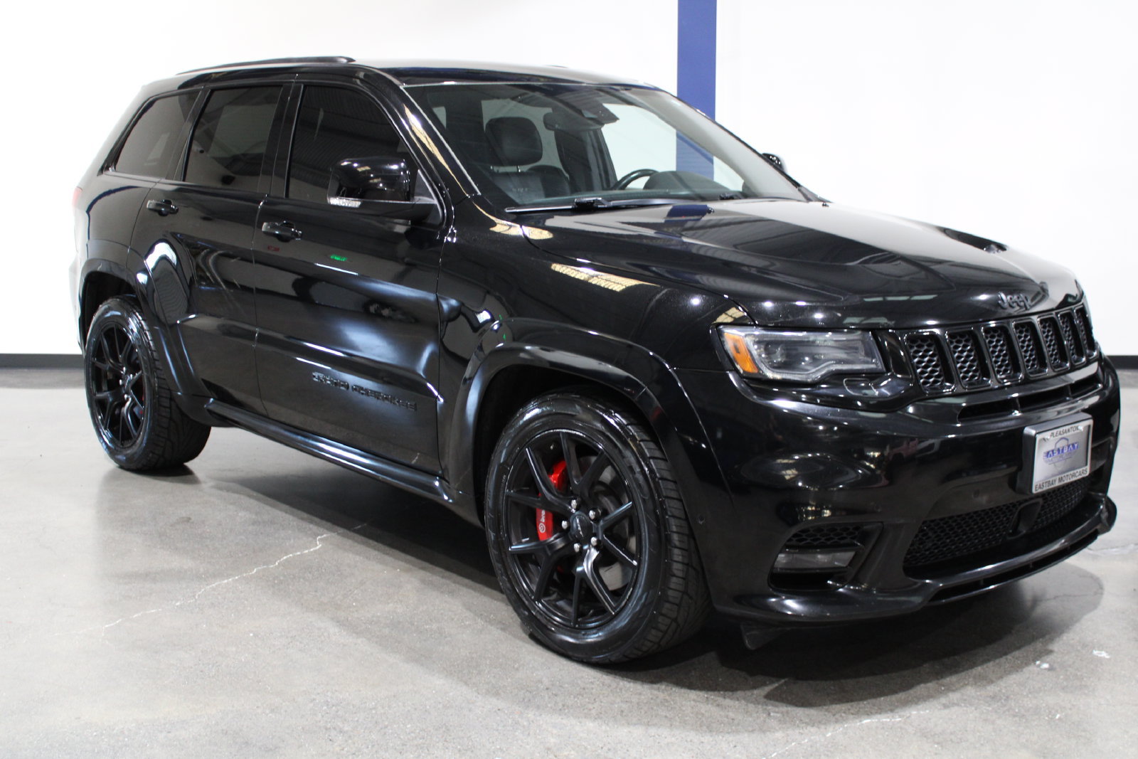 Used 2018 Jeep Grand Cherokee SRT AWD/4WD image 2