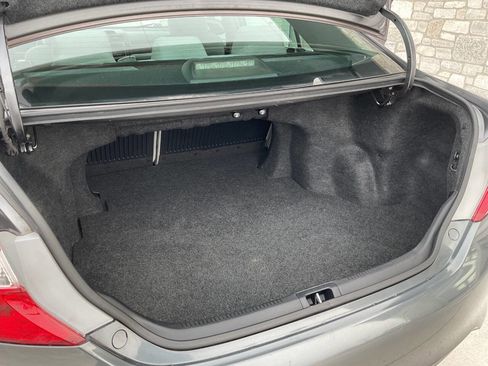 Used 2014 Toyota Camry LE image 28