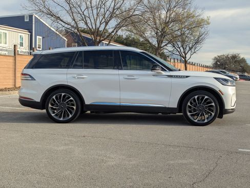 Used 2025 Lincoln Aviator Reserve w/ Illumination Package RWD image 4