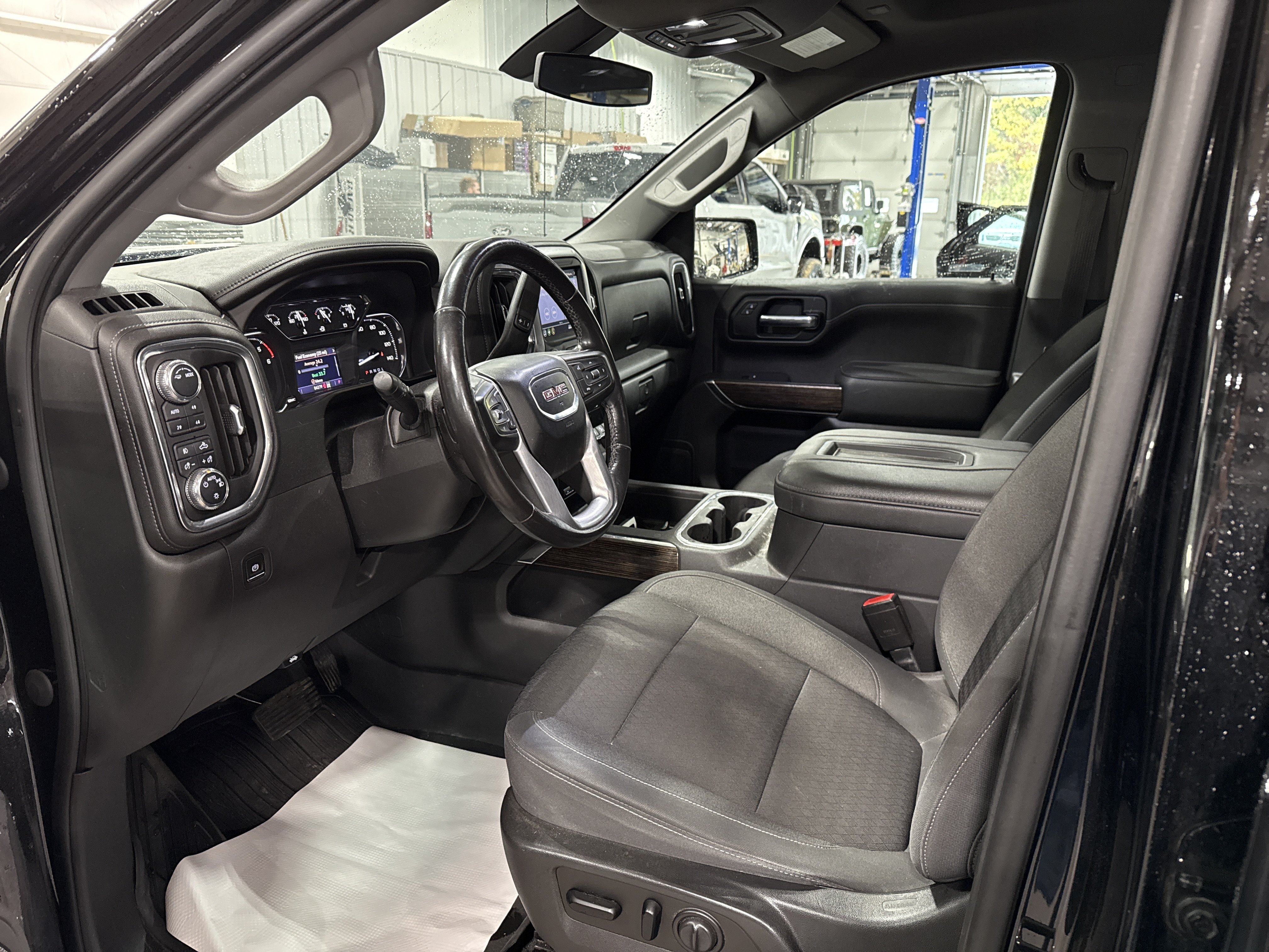 Used 2021 GMC Sierra 1500 Elevation w/ X31 Off-Road Package AWD/4WD image 7