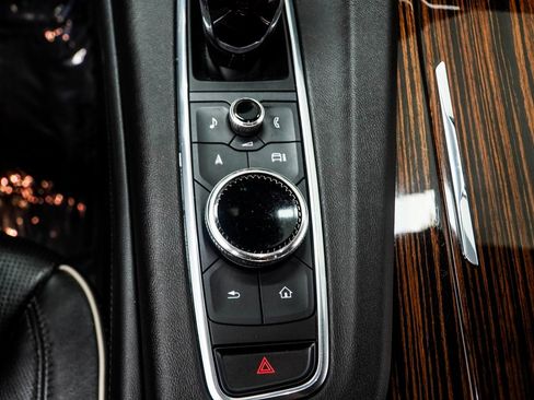 Used 2023 Cadillac Escalade Premium Luxury image 18