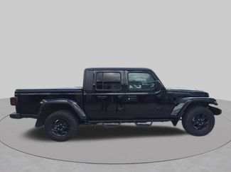 Used 2023 Jeep Gladiator Sport AWD/4WD video 2