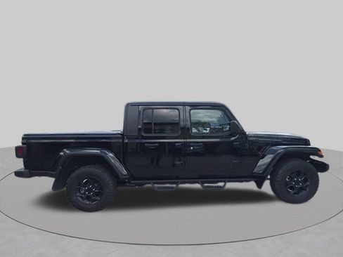 Used 2023 Jeep Gladiator Sport AWD/4WD image 2