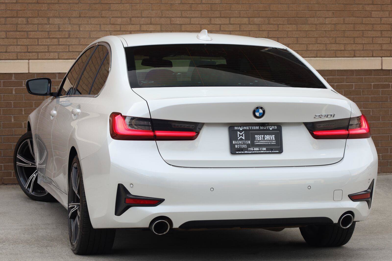Used 2021 BMW 330i Sedan w/ Premium Package RWD image 9