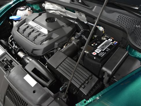 Used 2018 Volkswagen Beetle 2.0T image 49