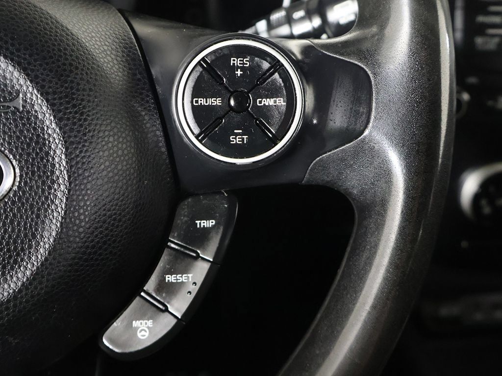 Used 2014 Kia Soul FWD image 32