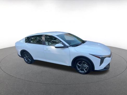Used 2025 Kia K4 LXS image 2