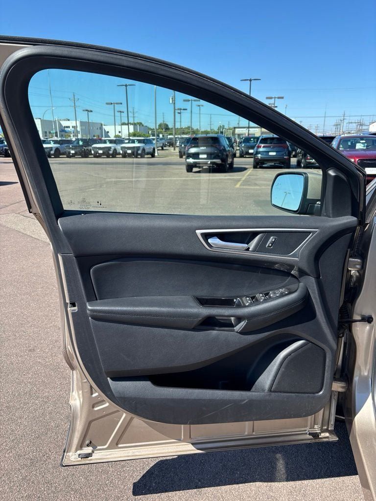 Used 2020 Ford Edge SEL w/ Convenience Package AWD/4WD image 12