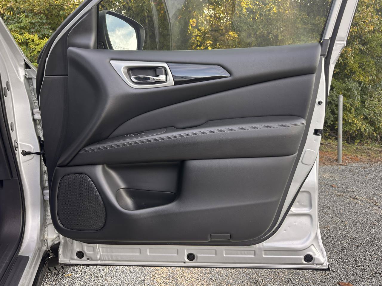 Used 2019 Nissan Pathfinder S FWD image 34
