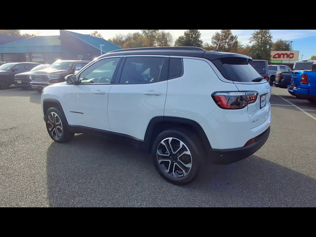 Used 2024 Jeep Compass Limited w/ Sun and Sound Group AWD/4WD image 6