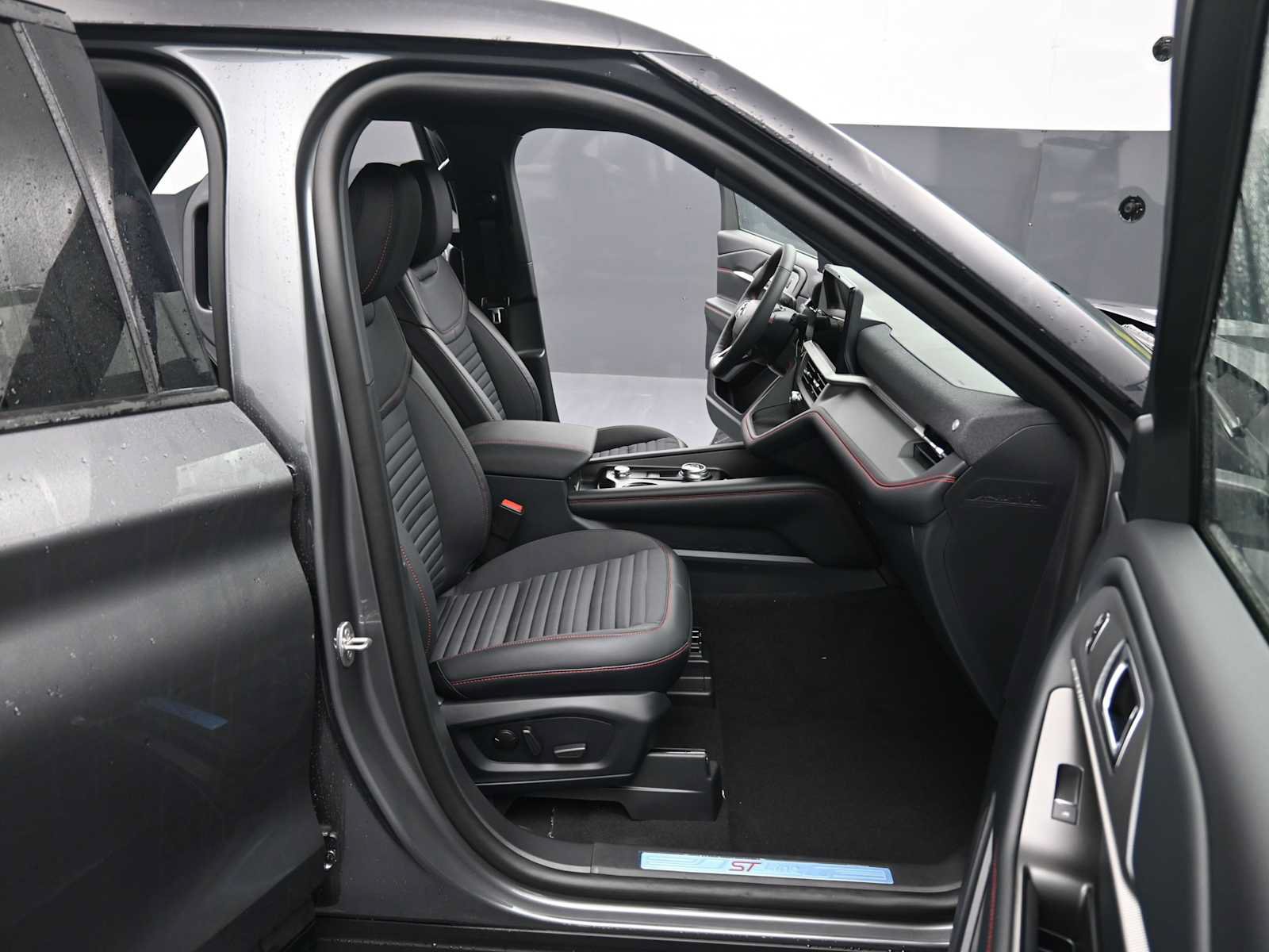 New 2026 Ford Explorer ST-Line AWD/4WD image 13