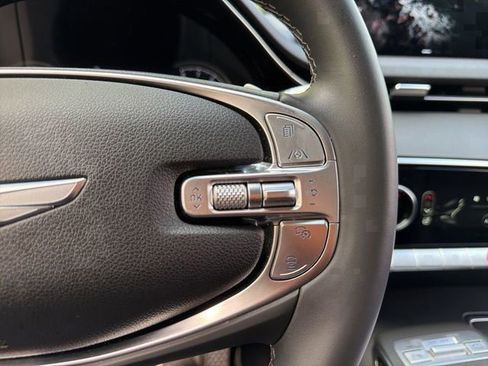 Used 2025 Genesis GV70 2.5T AWD/4WD image 23